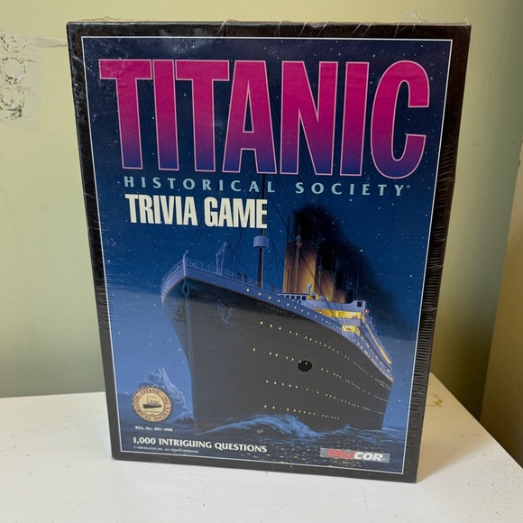 Titanic Historical Society Trivia Game - Picture 1 of 8